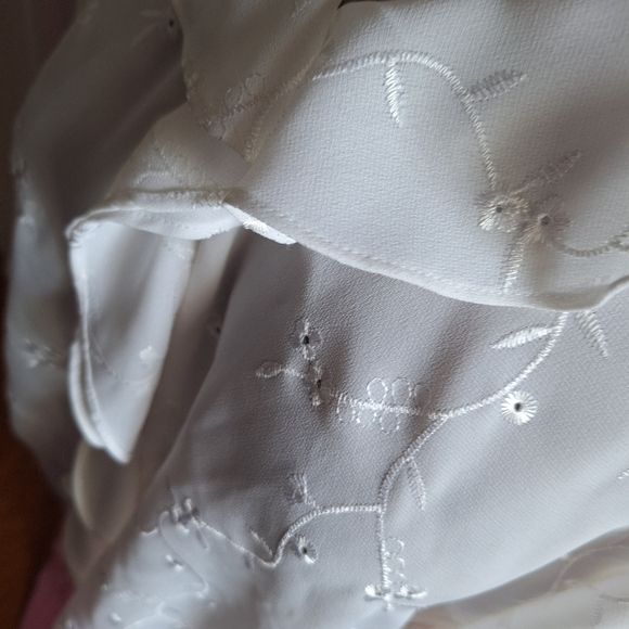 Michelle Michelle Eyelet white blouse - Picture 2 of 12